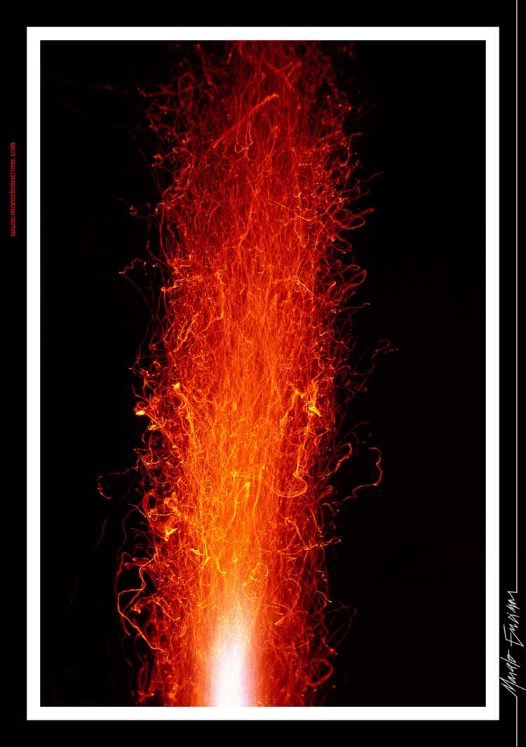 Exposición "LOS 4 ELEMENTOS" / Elemento: Fuego / Título: "FRENÉTICO" / Autor Ph: Marcelo ENCINAS